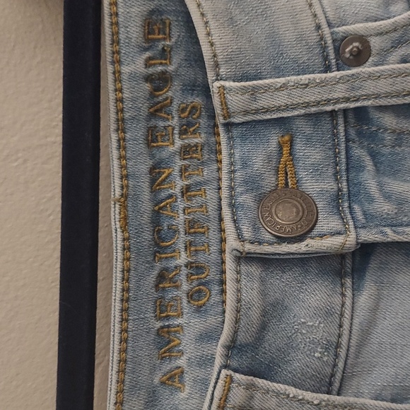 AMERICAN EAGLE OUTFITTERS Extreme Flex Light Blue Wash Distressed Skinny Jeans - Picture 2 of 14